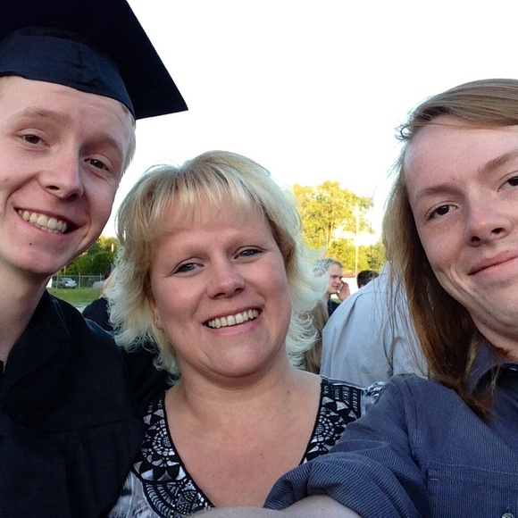 Meet your Posher, Laurie - Picture 3 of 12